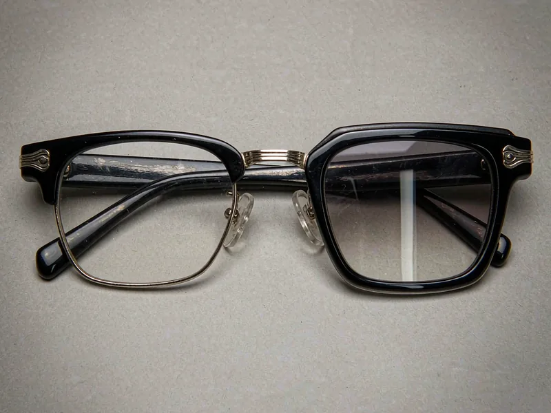 Eyeglasses